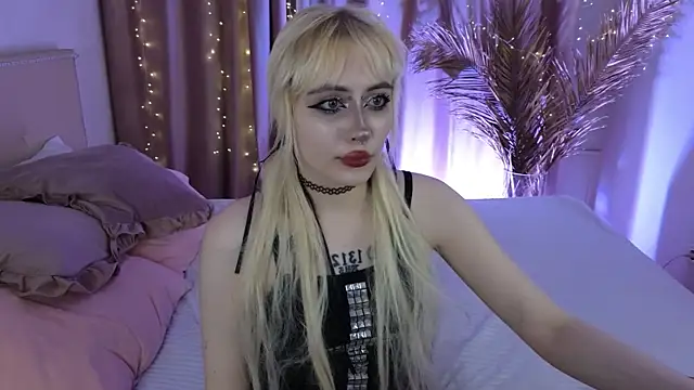 rraffaellka online show from 06/04/26, 10:03