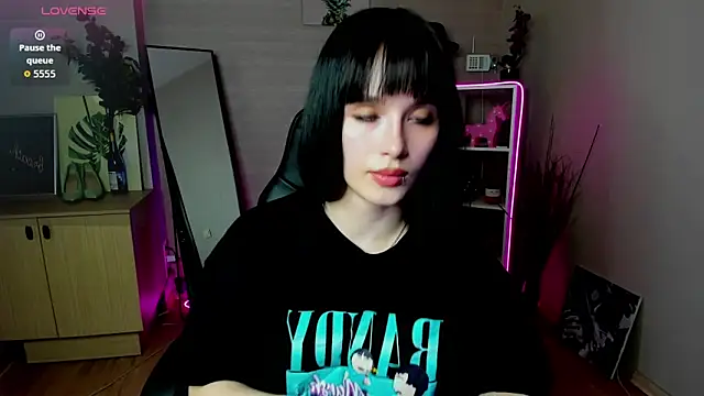 Snapshot of demetra__ chatting on 03/21/26, 08:30 demetra online show from 03/21/26, 08:30