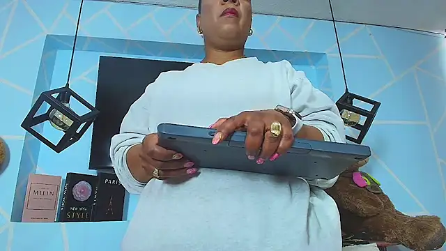 Snapshot of sharon_noa chatting on 05/25/26, 02:16 sharon noa online show from 05/25/26, 02:16