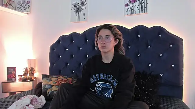 Snapshot of SaraRoadess chatting on 02/27/26, 09:36 SaraRoadess online show from 02/27/26, 09:36