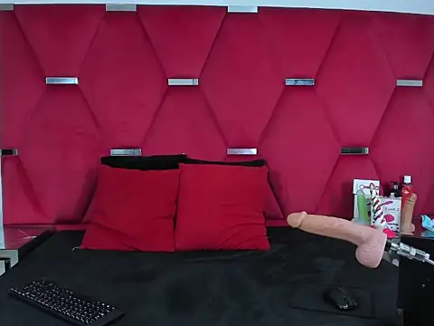 Snapshot of Alicee_Grey chatting on 02/23/26, 02:06 Alicee Grey online show from 02/23/26, 02:06