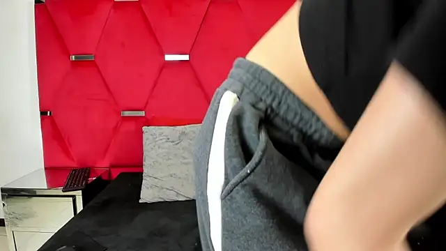 Snapshot of Alicee_Grey chatting on 02/26/26, 01:55 Alicee Grey online show from 02/26/26, 01:55