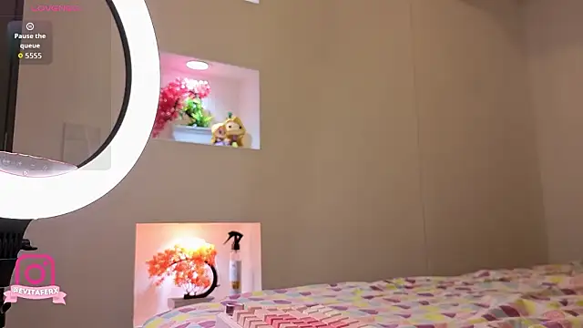 eva depp  online show from 03/14/26, 10:32