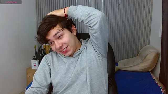 Snapshot of Julian_Smith21 chatting on 06/14/26, 04:03 Julian Smith21 online show from 06/14/26, 04:03