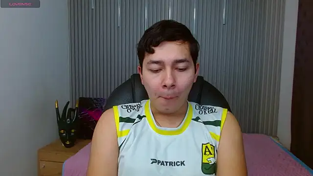 Julian Smith21 online show from 04/18/26, 04:15