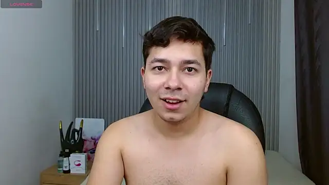 Snapshot of Julian_Smith21 chatting on 07/17/26, 01:36 Julian Smith21 online show from 07/17/26, 01:36