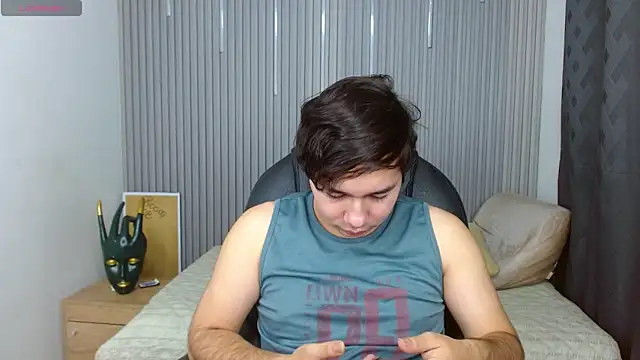 Snapshot of Julian_Smith21 chatting on 06/18/26, 04:00 Julian Smith21 online show from 06/18/26, 04:00