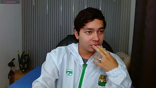 Julian Smith21 online show from 05/21/26, 05:16
