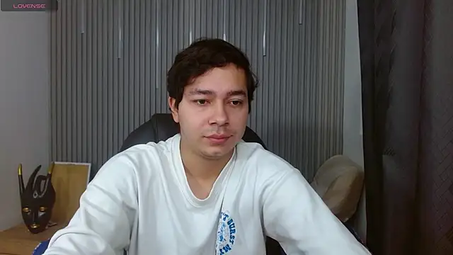 Snapshot of Julian_Smith21 chatting on 06/12/26, 03:59 Julian Smith21 online show from 06/12/26, 03:59