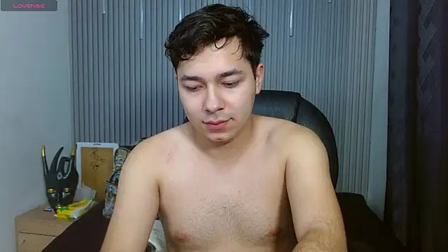 Snapshot of Julian_Smith21 chatting on 07/20/26, 05:04 Julian Smith21 online show from 07/20/26, 05:04