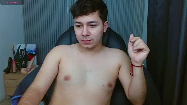 Snapshot of Julian_Smith21 chatting on 07/11/26, 12:22 Julian Smith21 online show from 07/11/26, 12:22