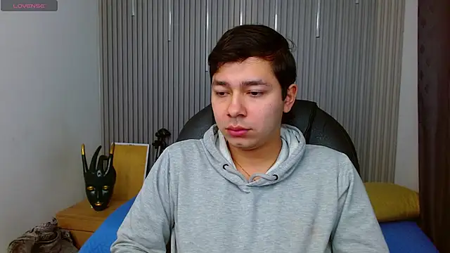 Julian Smith21 online show from 04/19/26, 04:13