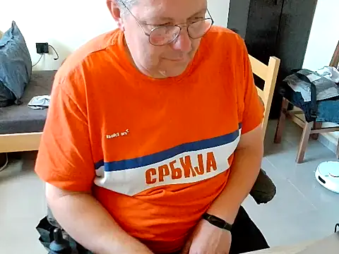 Snapshot of pozitiva000 chatting on 06/28/26, 10:43 pozitiva000 online show from 06/28/26, 10:43