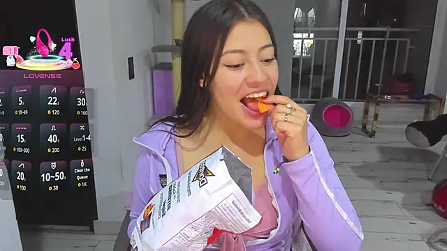 LovelyLoren333 online show from 02/27/26, 12:55