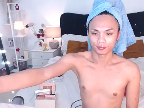 Snapshot of YzaHellsex chatting on 02/23/26, 04:18 YzaHellsex online show from 02/23/26, 04:18