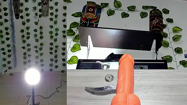 bella  funny online show from 05/26/26, 06:39