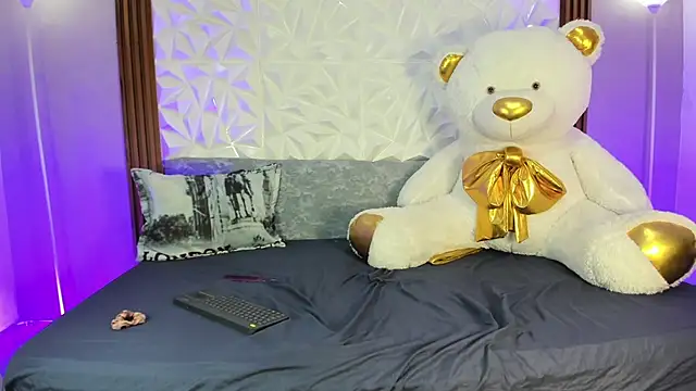 Mia alejaa  online show from 02/24/26, 04:13