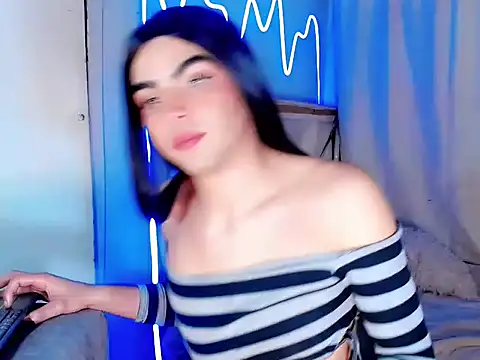 xyaraluv  online show from 04/20/26, 07:11