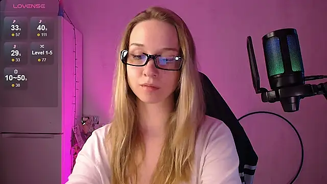 Snapshot of SatinSinner chatting on 03/03/26, 02:57 SatinSinner online show from 03/03/26, 02:57