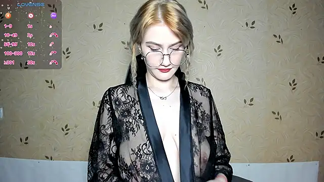 Snapshot of NicoleDaviss chatting on 06/12/26, 07:33 NicoleDaviss online show from 06/12/26, 07:33