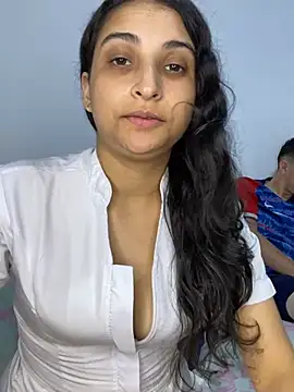 Snapshot of Beauty-and-the-beast- chatting on 04/08/26, 04:47 Beauty-and-the-beast- online show from 04/08/26, 04:47