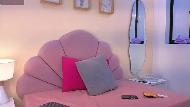 Snapshot of serena_arias7 chatting on 02/27/26, 09:58 serena arias7 online show from 02/27/26, 09:58