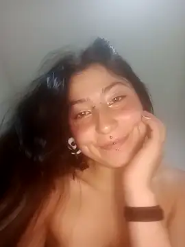 Snapshot of Little_Sweett chatting on 02/28/26, 02:44 Little Sweett online show from 02/28/26, 02:44