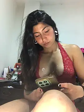 Snapshot of Little_Sweett chatting on 02/28/26, 02:50 Little Sweett online show from 02/28/26, 02:50