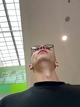 Thiago Jones1 online show from 04/12/26, 08:45