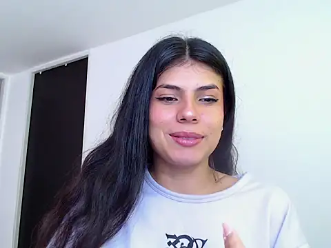 Snapshot of Mini_Sky chatting on 02/25/26, 01:22 Mini Sky online show from 02/25/26, 01:22