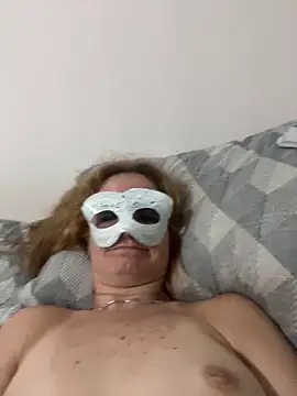 Cristal2342 online show from 02/27/26, 01:39