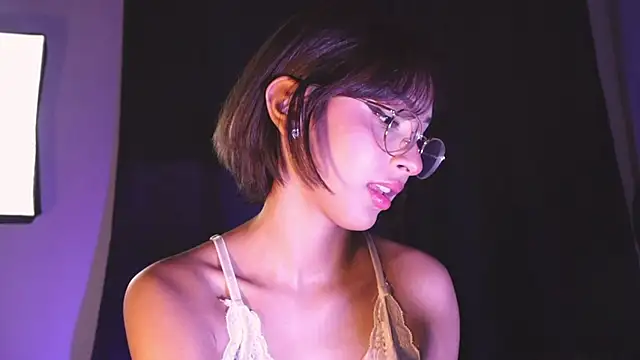 Snapshot of __lya_ chatting on 05/28/26, 03:36 lya online show from 05/28/26, 03:36