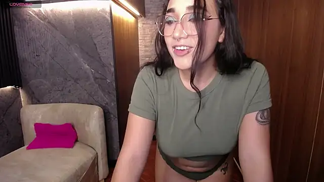 Aura cute  online show from 03/17/26, 12:35