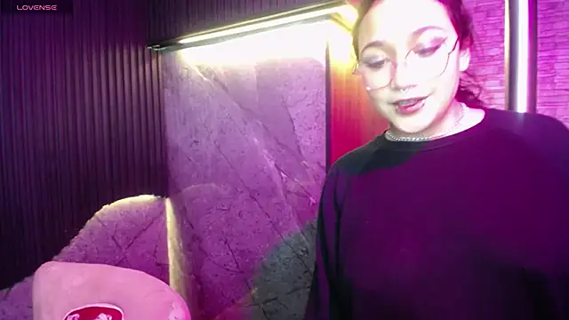 Aura cute  online show from 04/09/26, 03:41