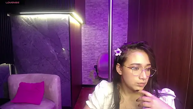 Aura cute  online show from 03/04/26, 03:58