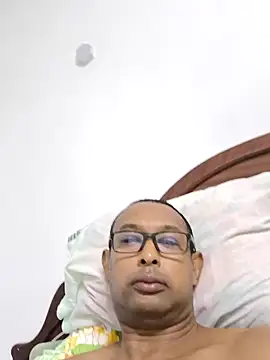 emperator13 online show from 04/28/26, 02:27