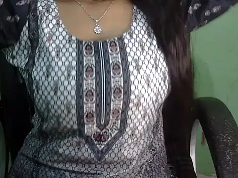 cute momo love online show from 05/04/26, 04:05