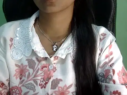 cute momo love online show from 04/02/26, 05:14