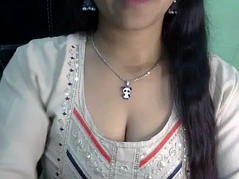 cute momo love online show from 03/24/26, 05:40