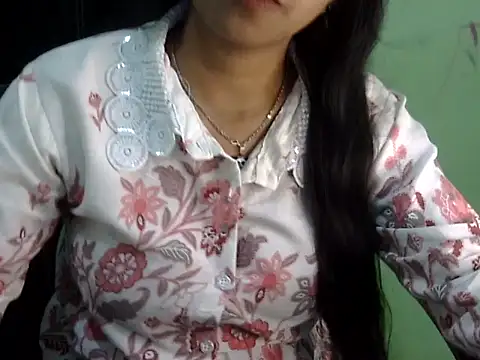 cute momo love online show from 04/05/26, 05:03