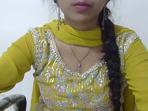 cute momo love online show from 05/28/26, 05:15