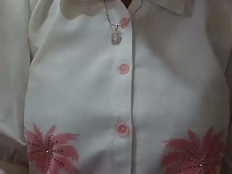 Snapshot of cute_momo_love chatting on 07/14/26, 05:34 cute momo love online show from 07/14/26, 05:34