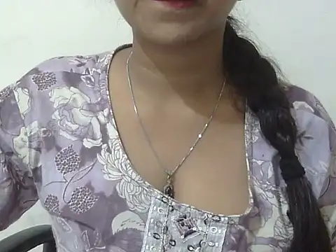 Snapshot of cute_momo_love chatting on 07/02/26, 04:18 cute momo love online show from 07/02/26, 04:18