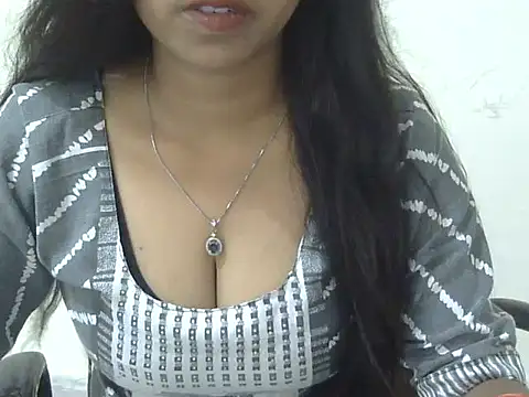 Snapshot of cute_momo_love chatting on 07/05/26, 04:41 cute momo love online show from 07/05/26, 04:41