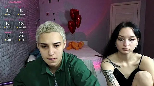 Snapshot of LuxuryLoverss chatting on 02/24/26, 11:00 LuxuryLoverss online show from 02/24/26, 11:00