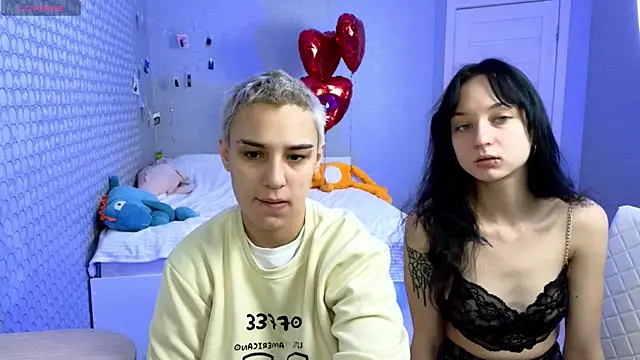 Snapshot of LuxuryLoverss chatting on 02/26/26, 06:57 LuxuryLoverss online show from 02/26/26, 06:57