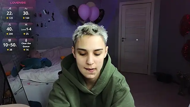 LuxuryLoverss online show from 03/25/26, 11:20