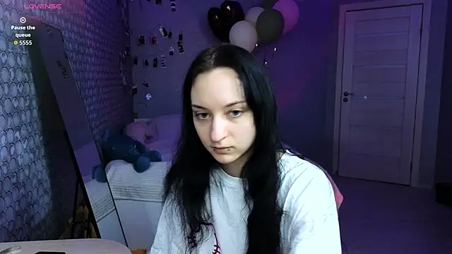 LuxuryLoverss online show from 03/28/26, 11:22