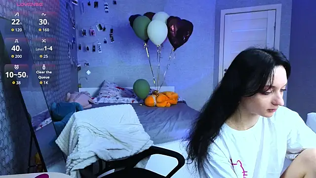 LuxuryLoverss online show from 04/07/26, 11:12