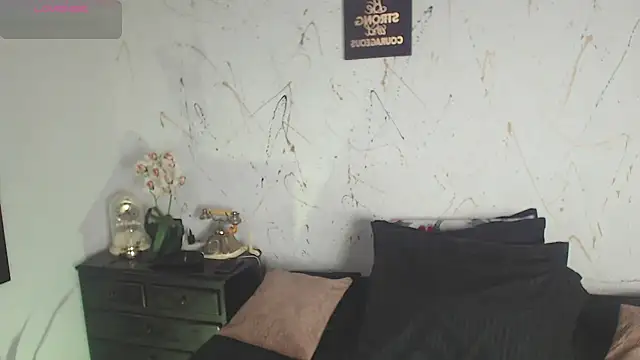 Snapshot of violeta_delavega chatting on 05/27/26, 01:37 violeta delavega online show from 05/27/26, 01:37
